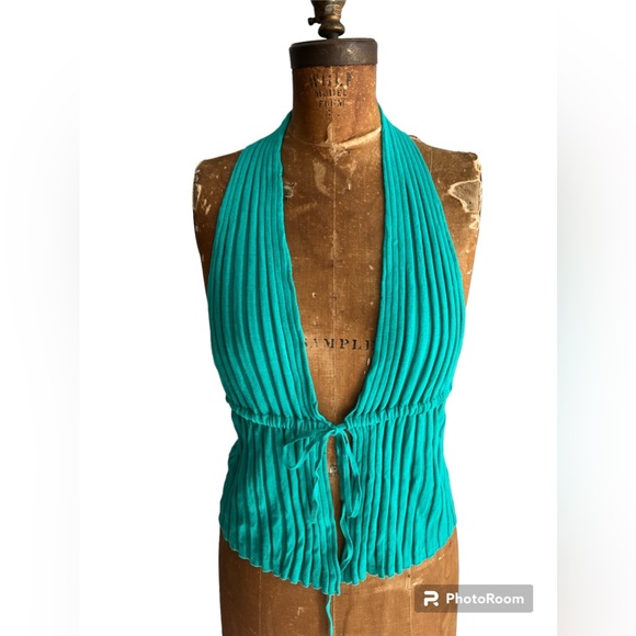 UO Halter Top Sweater SIZE LARGE NWT - Picture 2 of 8